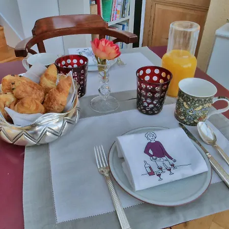 Clos Monicord Bed and Breakfast *